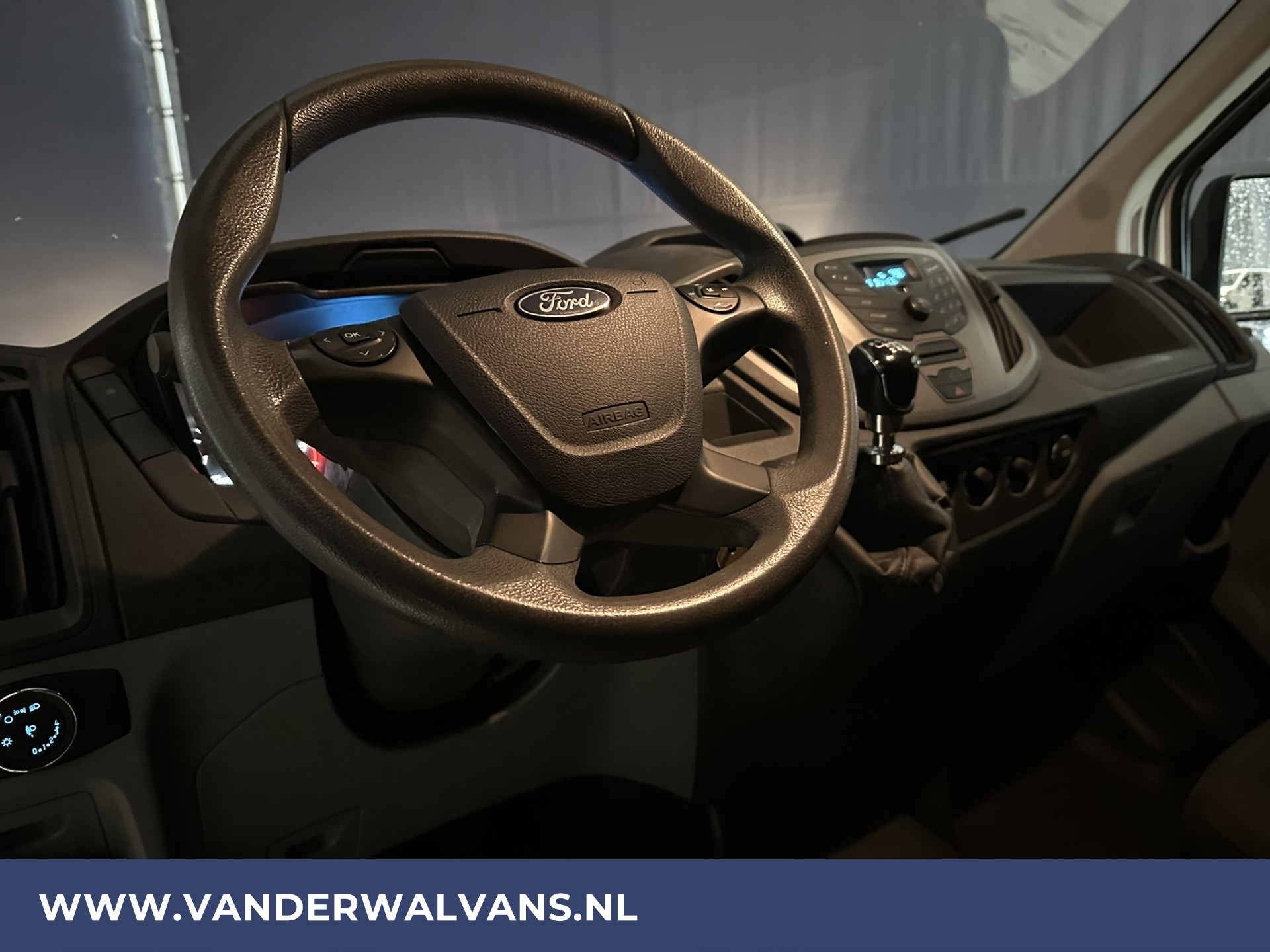 Ford Transit 2.2 TDCI 126pk L2H2 2800kg Trekhaak | Imperiaal | Trap Bluetooth telefoonvoorbereiding