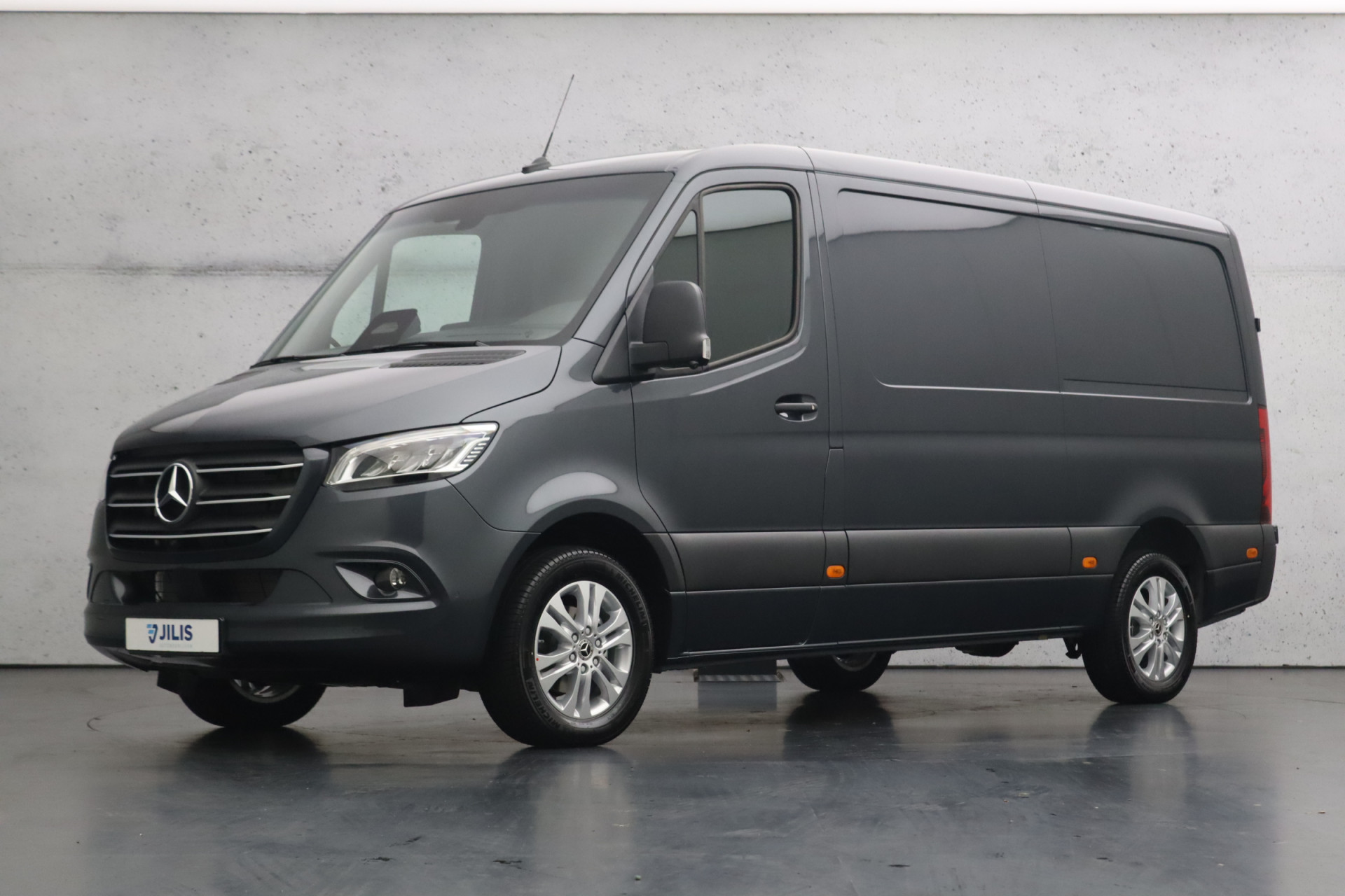 Mercedes-Benz Sprinter 319 1.9 CDI L2H1 RWD Automaat | LED | Cruise control adaptief | Trekhaak | Camera