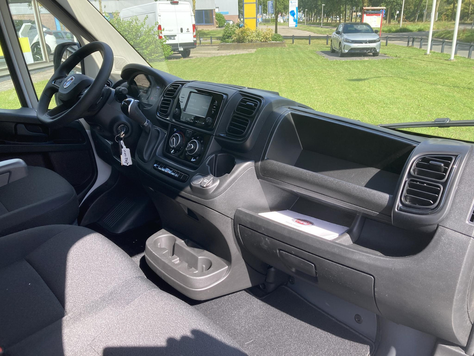 Fiat Ducato 35H HD 2.2 MultiJet L3H2 180Pk Automaat | Airconditioning | Camera | Elektrisch Pakket | Trekhaak | Cruise control |