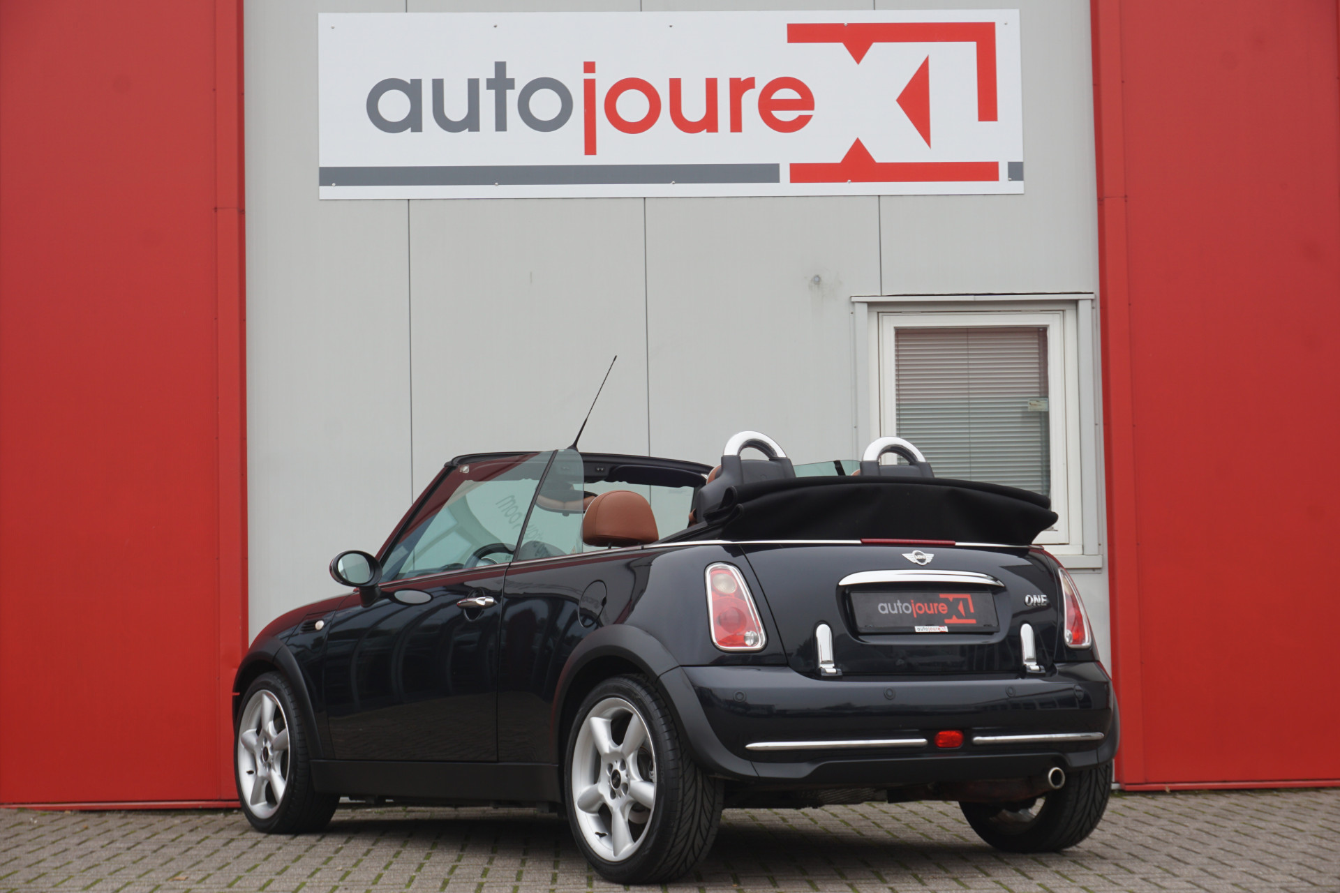 MINI Cabrio 1.6 One Sidewalk | Leder | Airco | Cruise | Origineel NL |