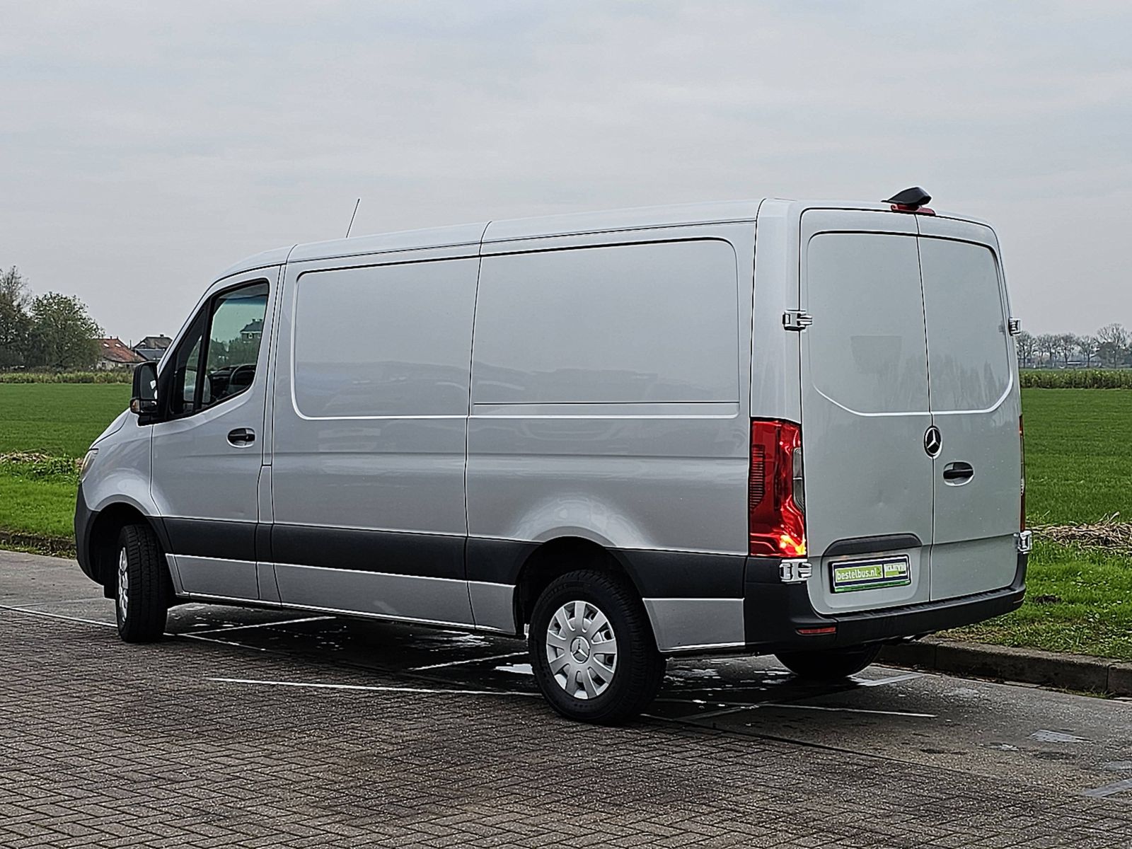 MERCEDES-BENZ SPRINTER 314 l2h1 rwd mbux ac!