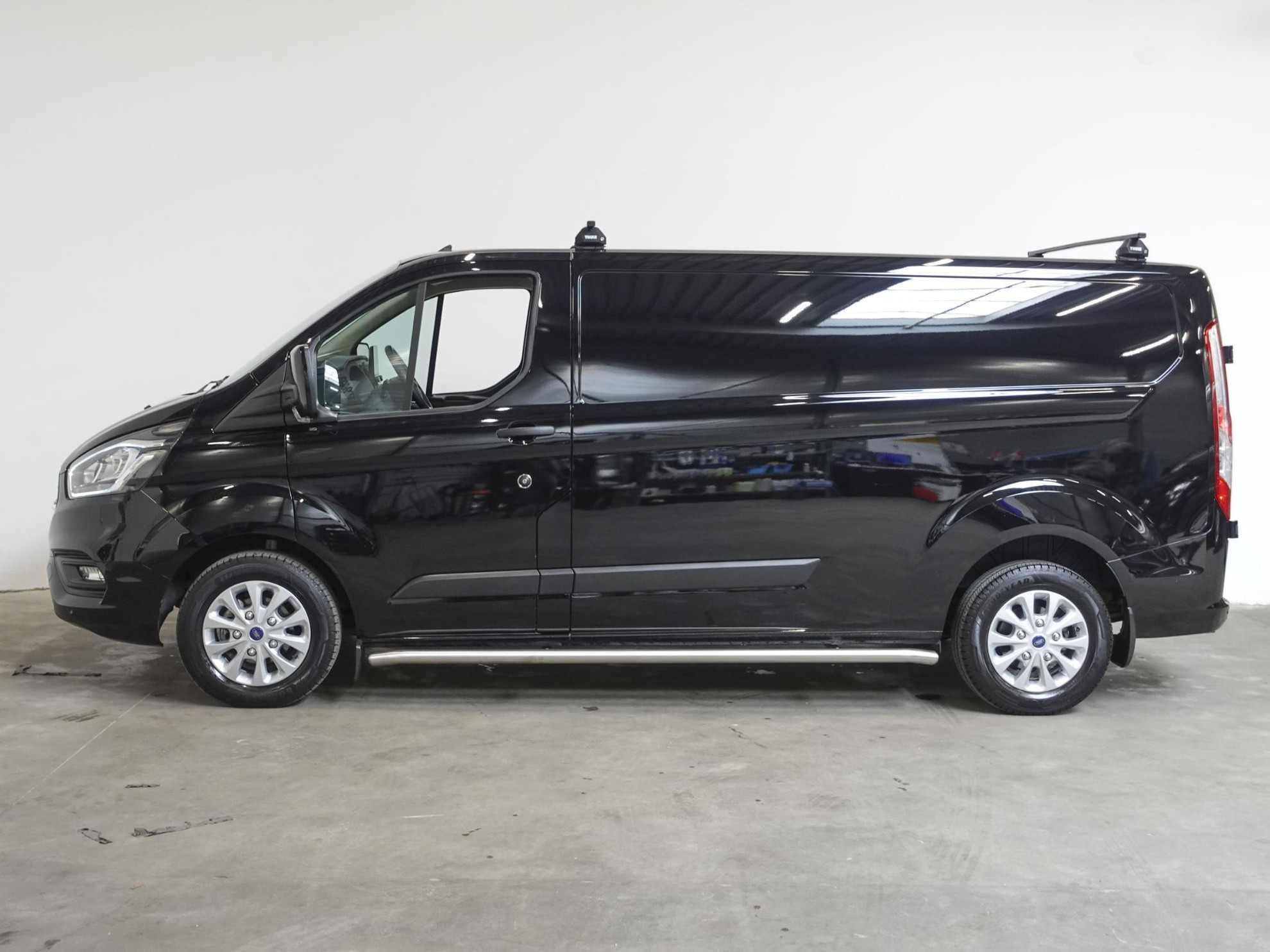 Ford Transit Custom 300 2.0 TDCI L2H1 Trend Automaat Trekhaak Navigatie Carplay Cruise Control Camera Parkeersensoren Airco