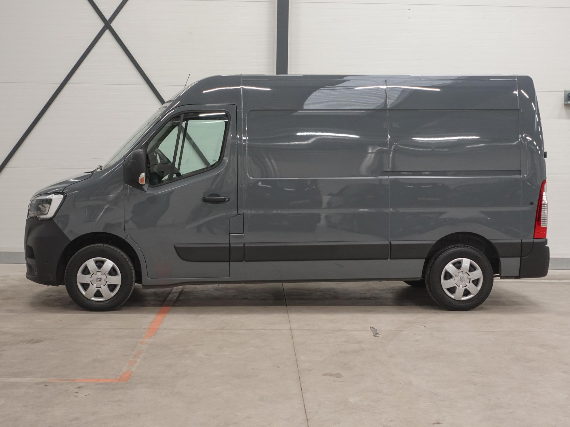 Renault Master 2.3 dCi 135PK L2H2 Airco Cruise Control Camera Navi Parkeersensoren Trekhaak