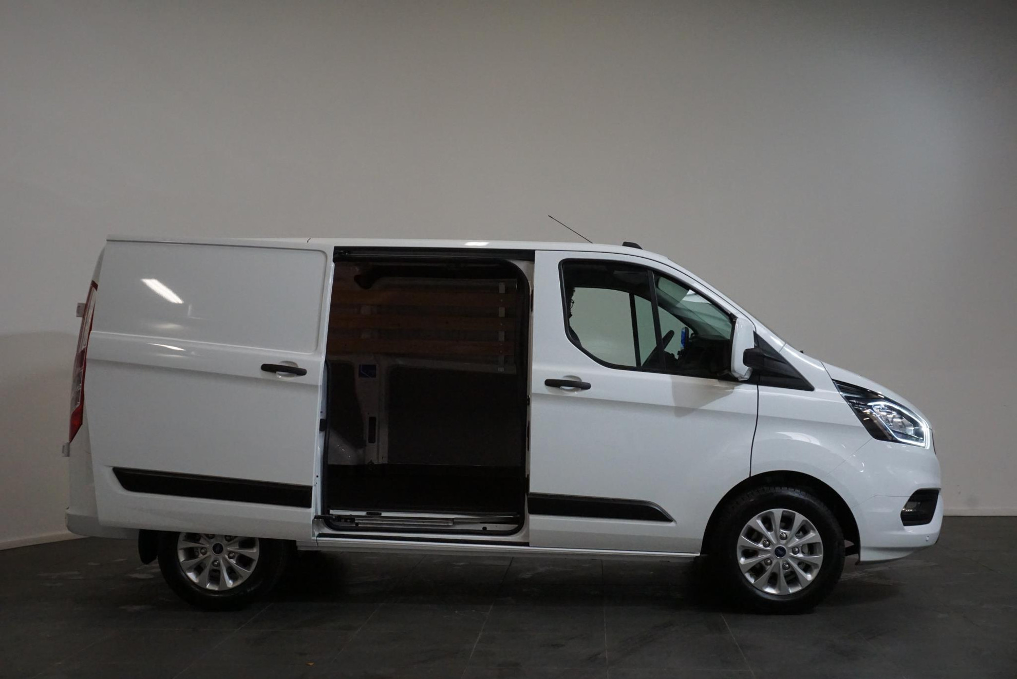 Ford Transit Custom 280 2.0 TDCI L1H1 Trend  Navigatie DAB PDC Airco Camera Carplay