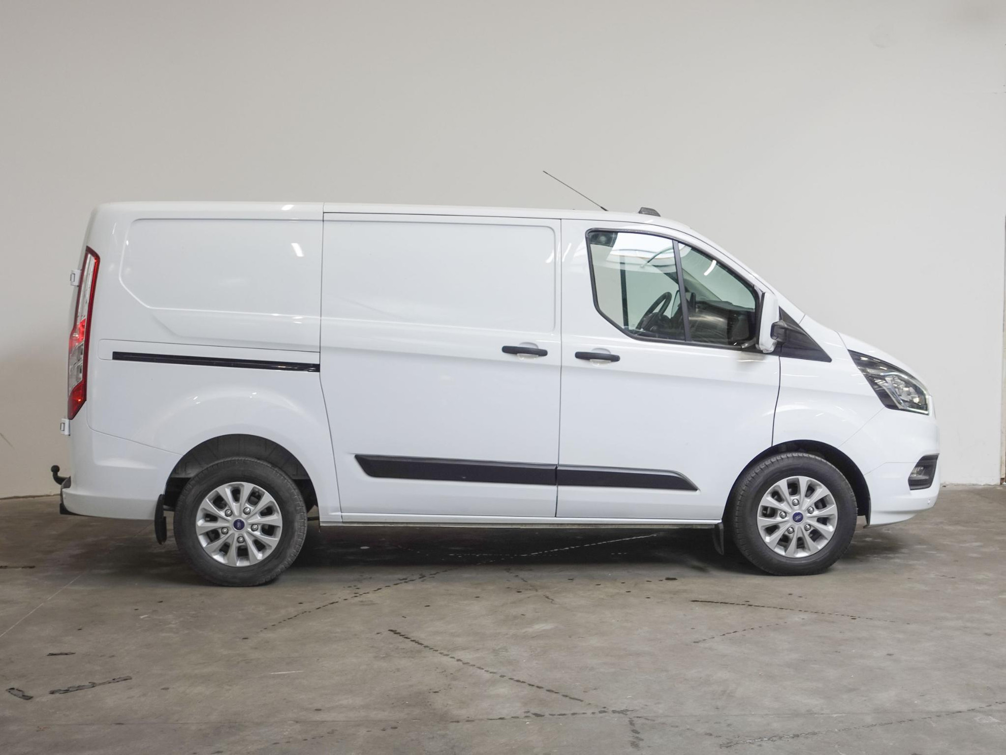 Ford Transit Custom 280 2.0 TDCI L1H1 Trend Navi Airco PDC Bluetooth 3Zits Trekhaak