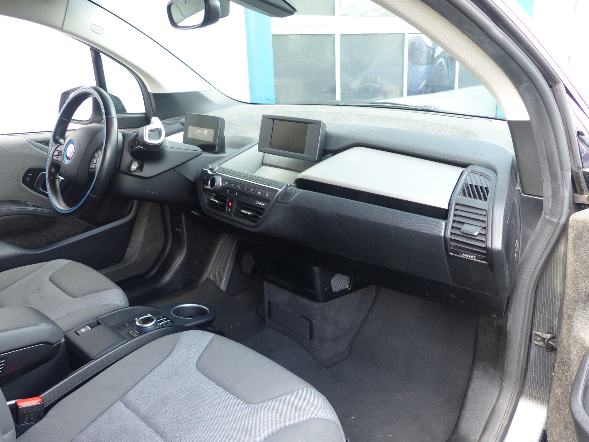 BMW i3 BMW i3 120Ah 42 kWh!! Camera/Warmtepomp/ Ecc/Adaptive Cruise/NL Auto!