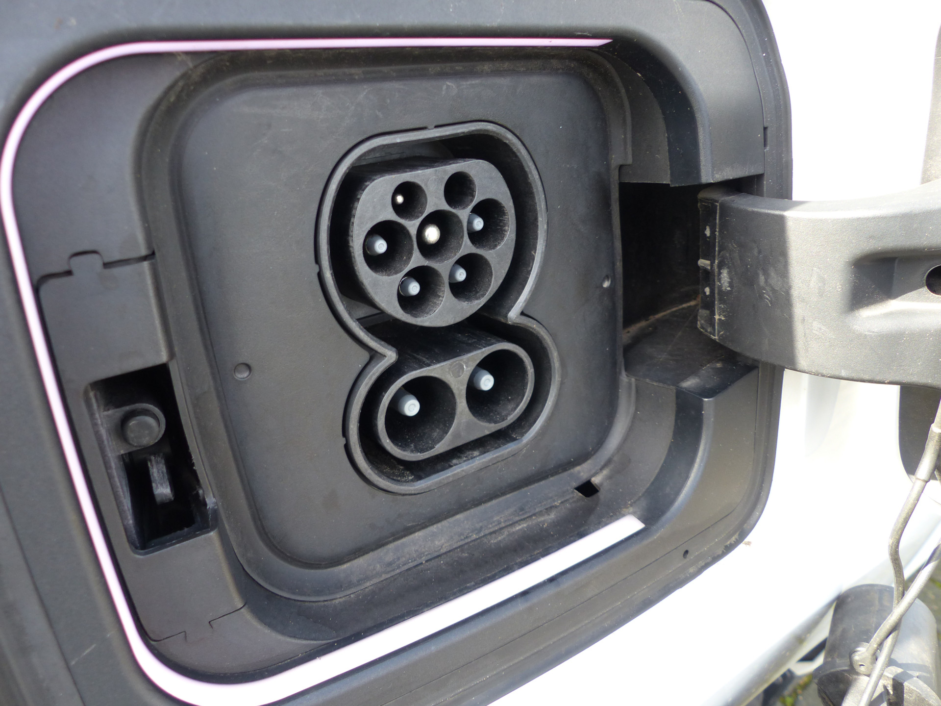 BMW i3 BMW i3 120Ah 42 kWh!! Camera/Warmtepomp/ Ecc/Adaptive Cruise/NL Auto!