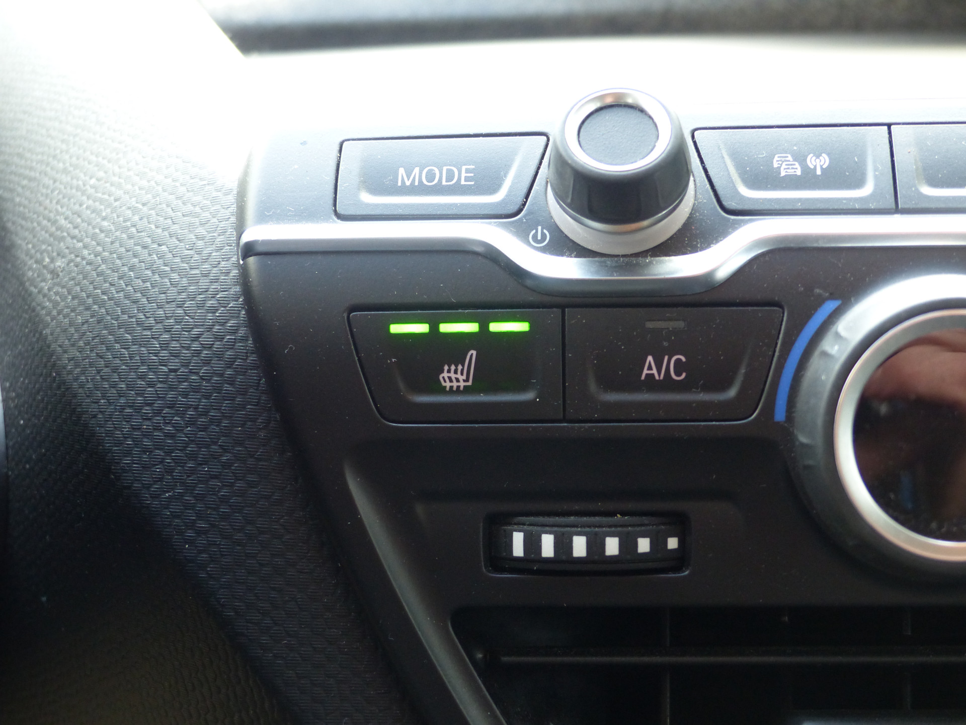 BMW i3 BMW i3 120Ah 42 kWh!! Camera/Warmtepomp/ Ecc/Adaptive Cruise/NL Auto!