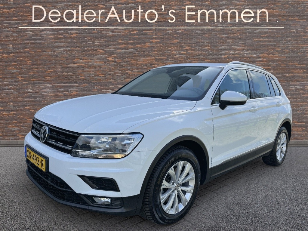 Volkswagen Tiguan Volkswagen Tiguan 1.5 TSI ECC LMV PANODAK CRUISE NAVIGATIE