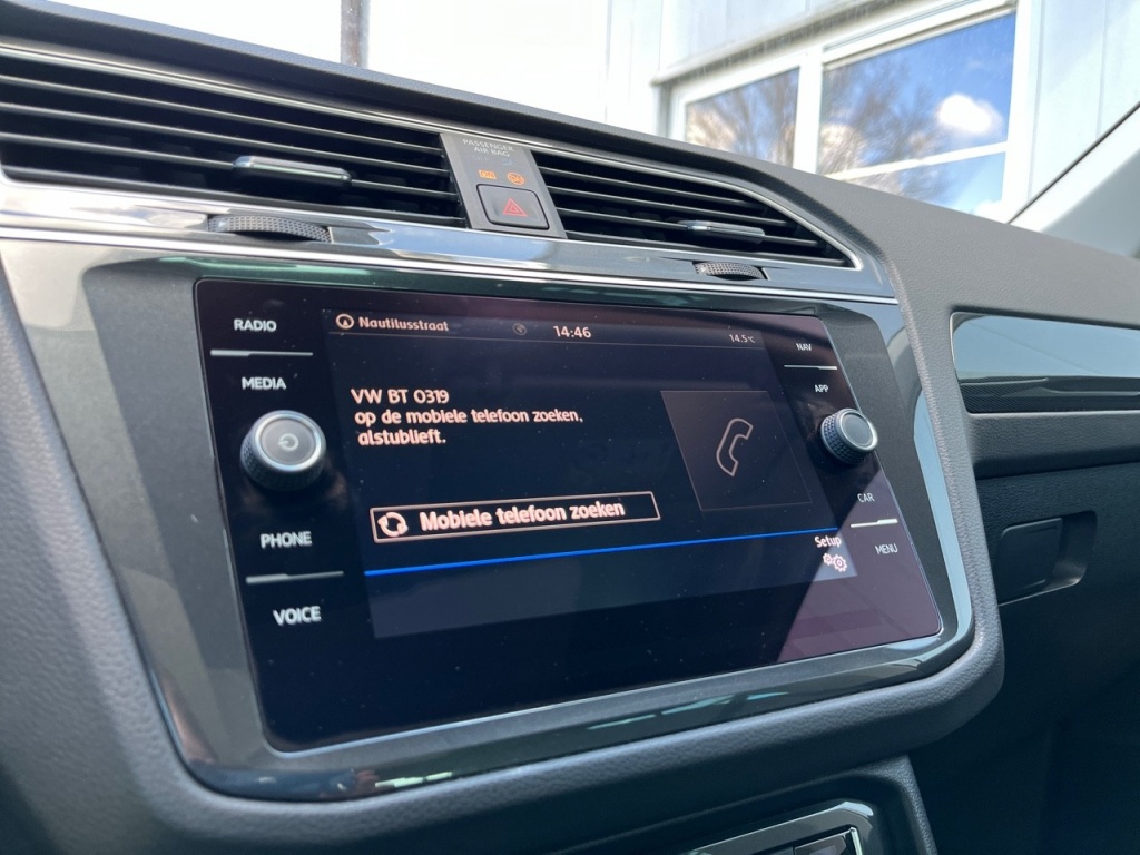 Volkswagen Tiguan Volkswagen Tiguan 1.5 TSI ECC LMV PANODAK CRUISE NAVIGATIE