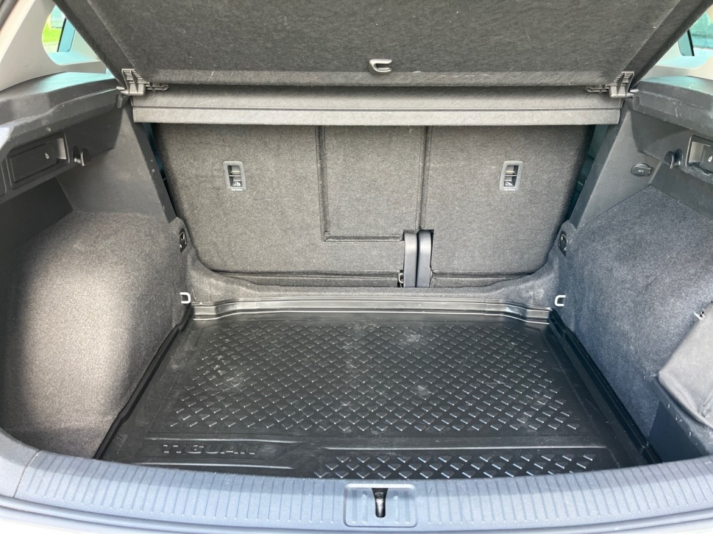 Volkswagen Tiguan Volkswagen Tiguan 1.5 TSI ECC LMV PANODAK CRUISE NAVIGATIE