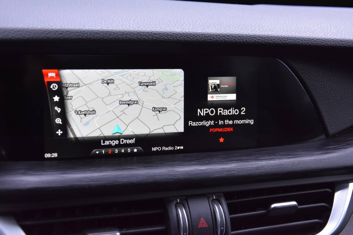 Alfa Romeo Stelvio Alfa Romeo Stelvio 2.0 T AWD 280 pk veloce sport stoelen