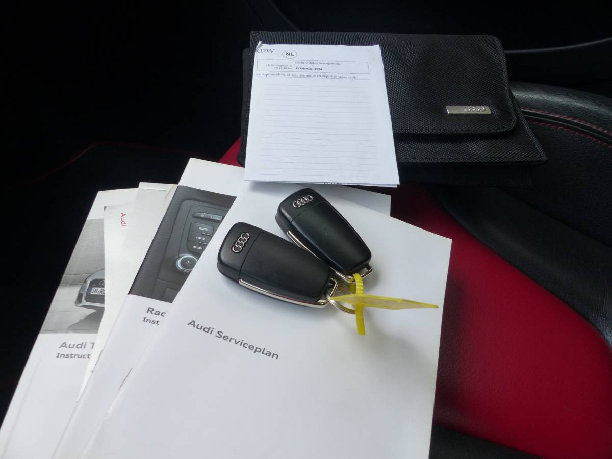 Audi TT Audi TT 1.8 TFSI Pro Line Sport stl/Leder two tone/ NL Auto/Dealer O.H.