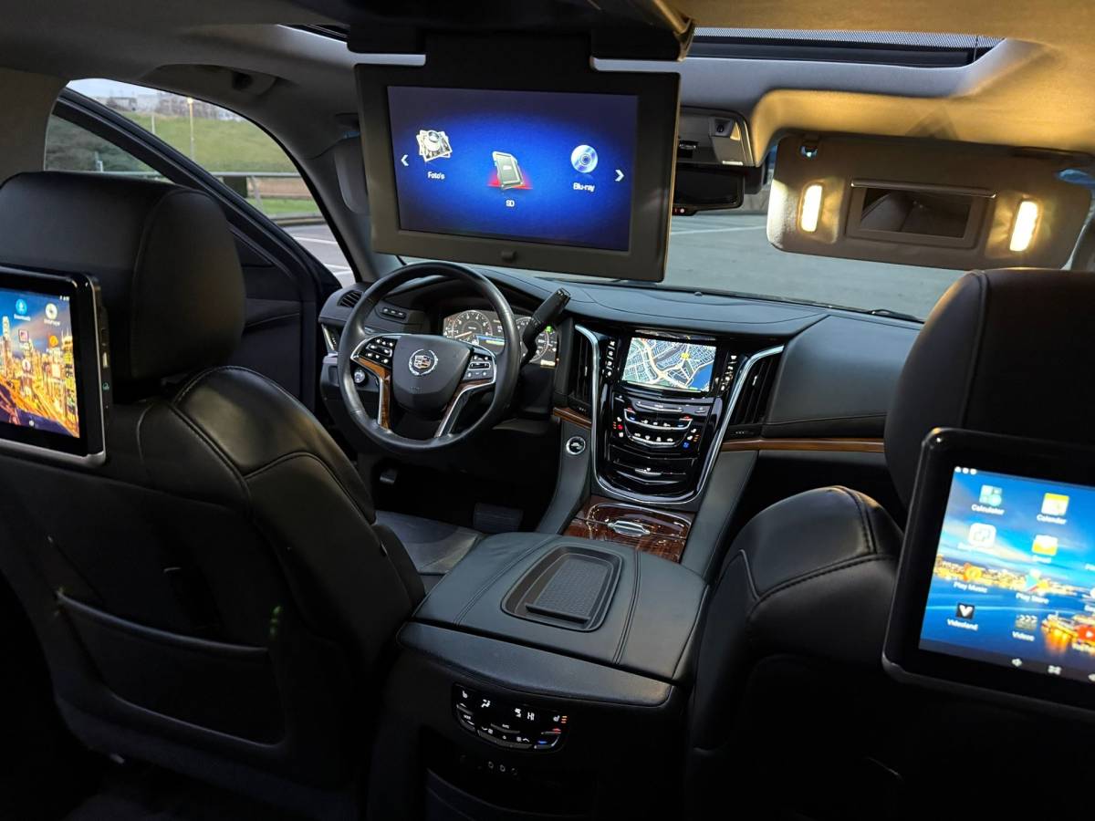 Cadillac Escalade Cadillac Escalade 6.2 V8 Premium 450PK ESV Platinum 7p 5xTV 22” LWB