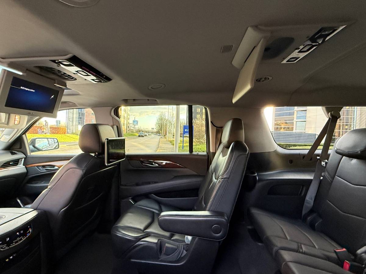 Cadillac Escalade Cadillac Escalade 6.2 V8 Premium 450PK ESV Platinum 7p 5xTV 22” LWB