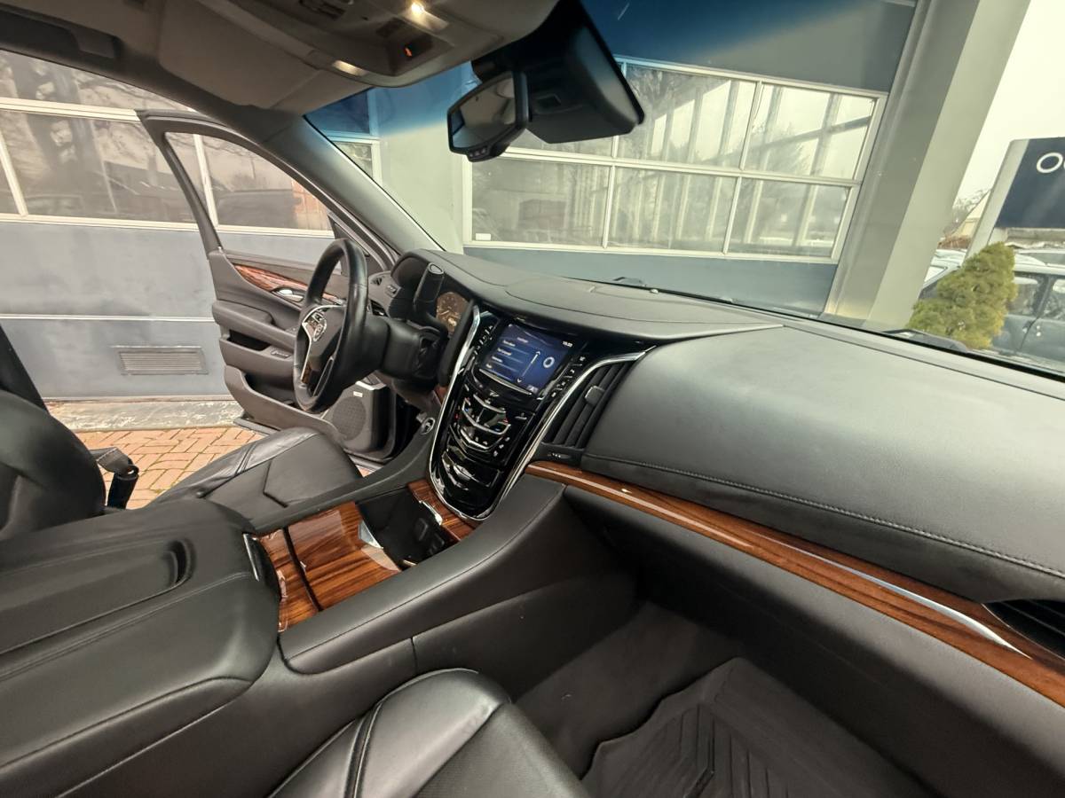 Cadillac Escalade Cadillac Escalade 6.2 V8 Premium 450PK ESV Platinum 7p 5xTV 22” LWB