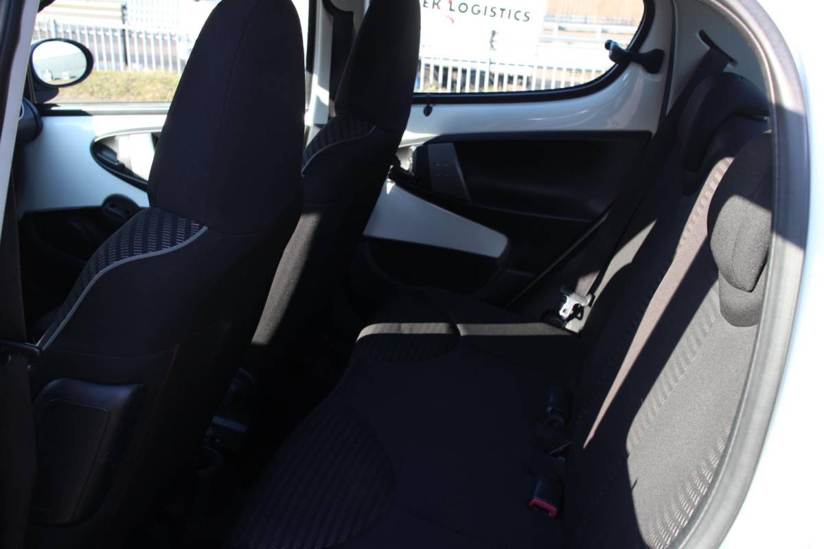 Peugeot 107 Peugeot 107 1.0 Active_5 DEURS_AIRCO_AUTOMAAT_NETTE AUTO