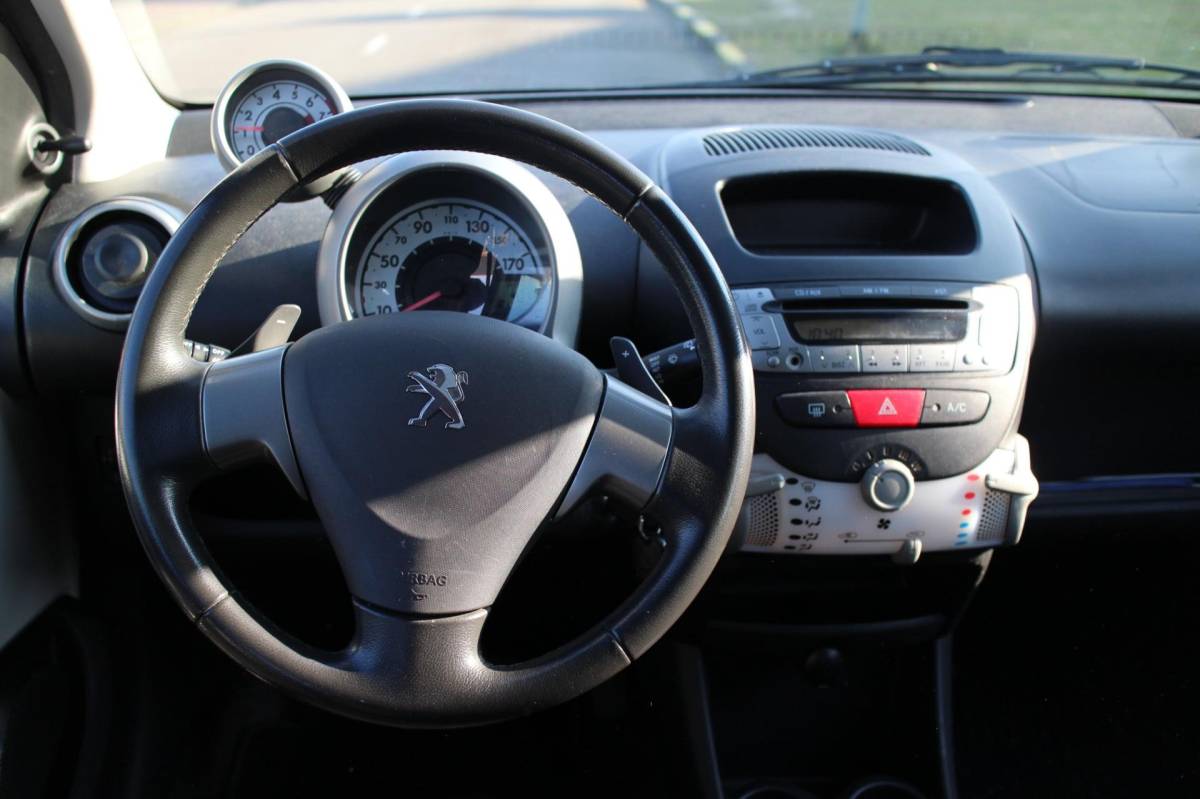 Peugeot 107 Peugeot 107 1.0 Active_5 DEURS_AIRCO_AUTOMAAT_NETTE AUTO