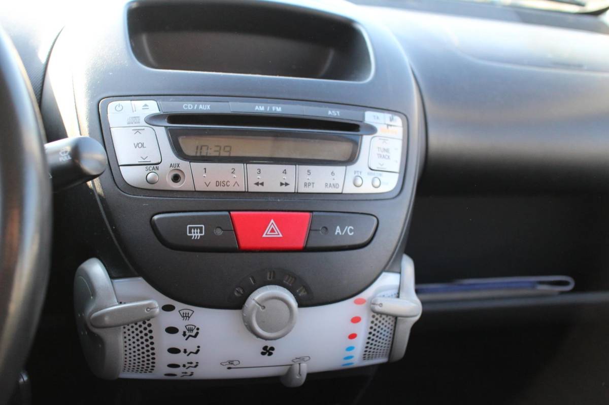 Peugeot 107 Peugeot 107 1.0 Active_5 DEURS_AIRCO_AUTOMAAT_NETTE AUTO
