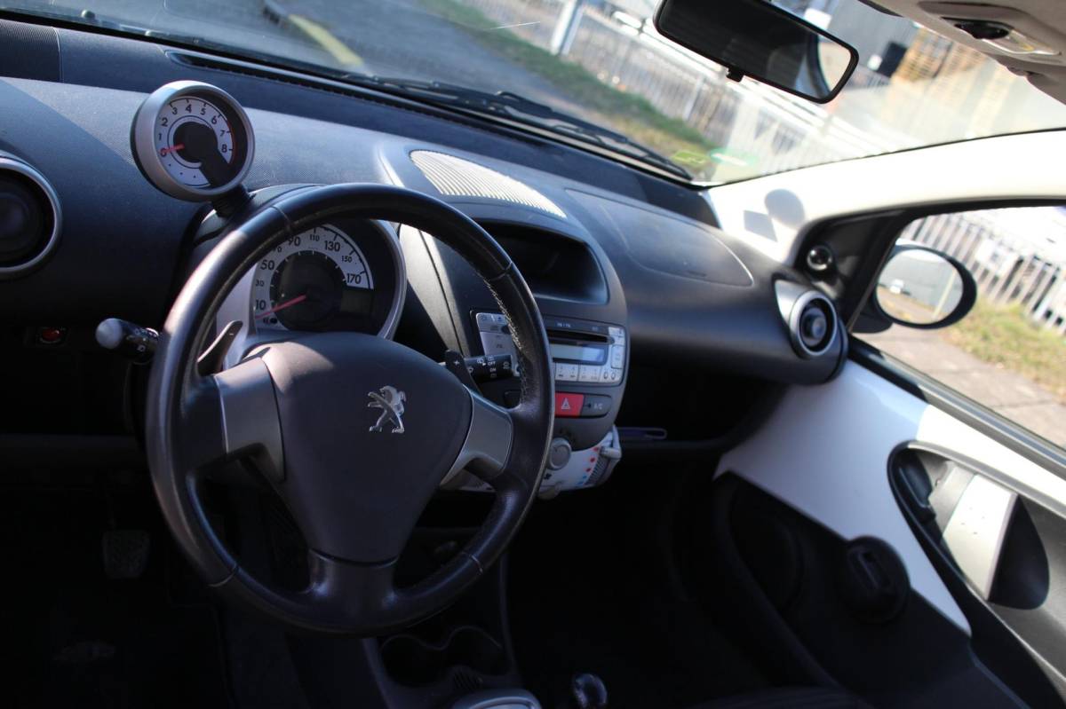 Peugeot 107 Peugeot 107 1.0 Active_5 DEURS_AIRCO_AUTOMAAT_NETTE AUTO