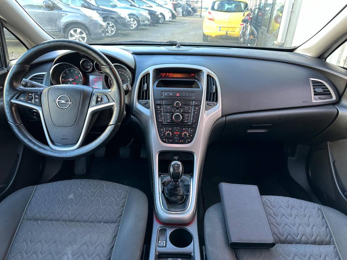 Opel Astra Opel Astra Sports Tourer 1.4 Turbo Sport Met jaar APK