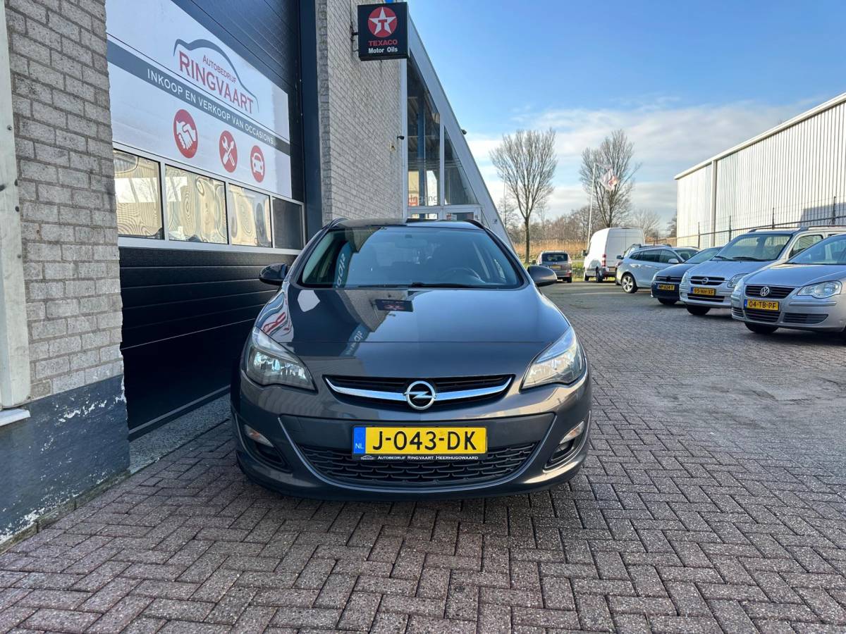 Opel Astra Opel Astra Sports Tourer 1.4 Turbo Sport Met jaar APK