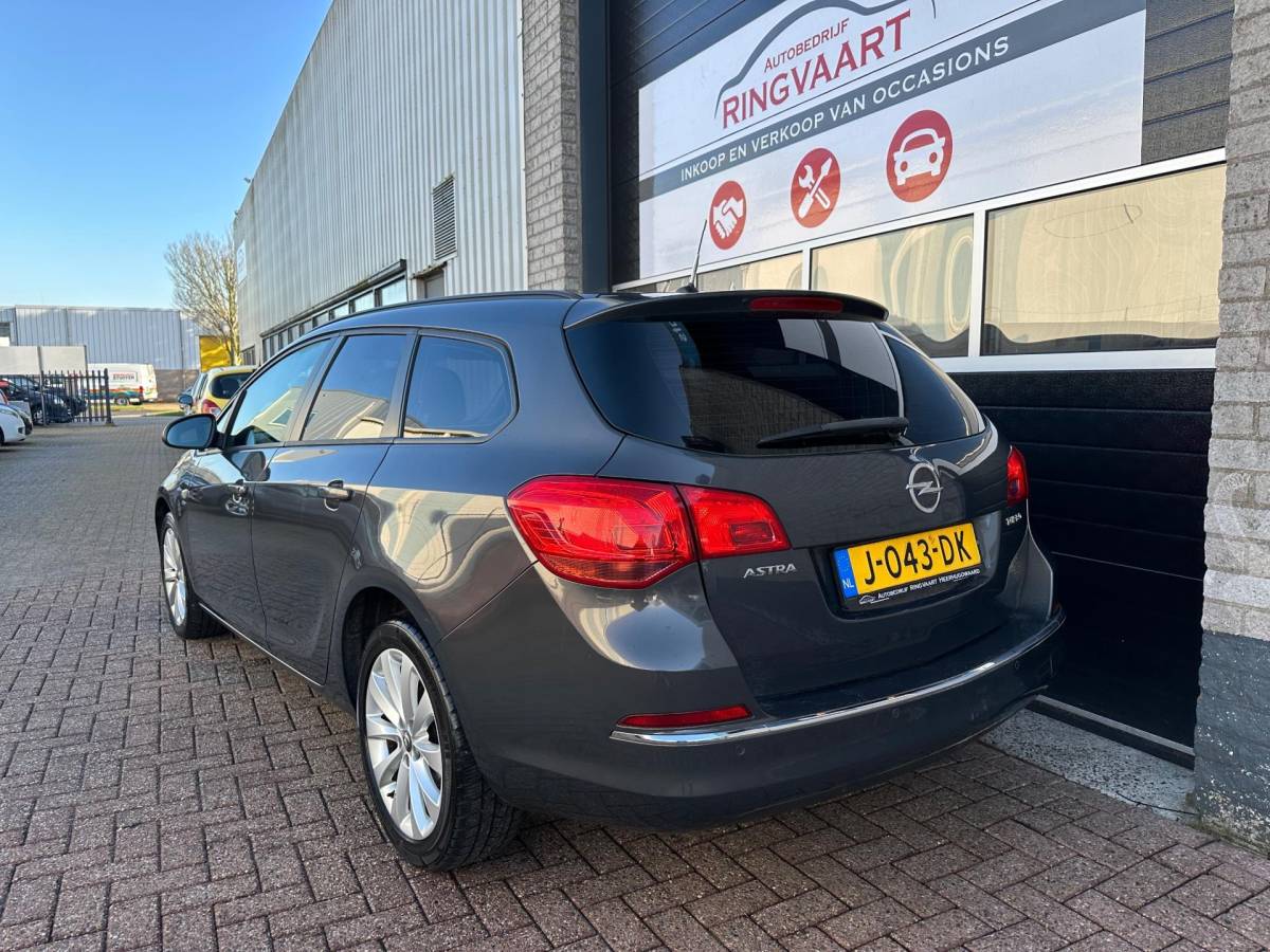 Opel Astra Opel Astra Sports Tourer 1.4 Turbo Sport Met jaar APK