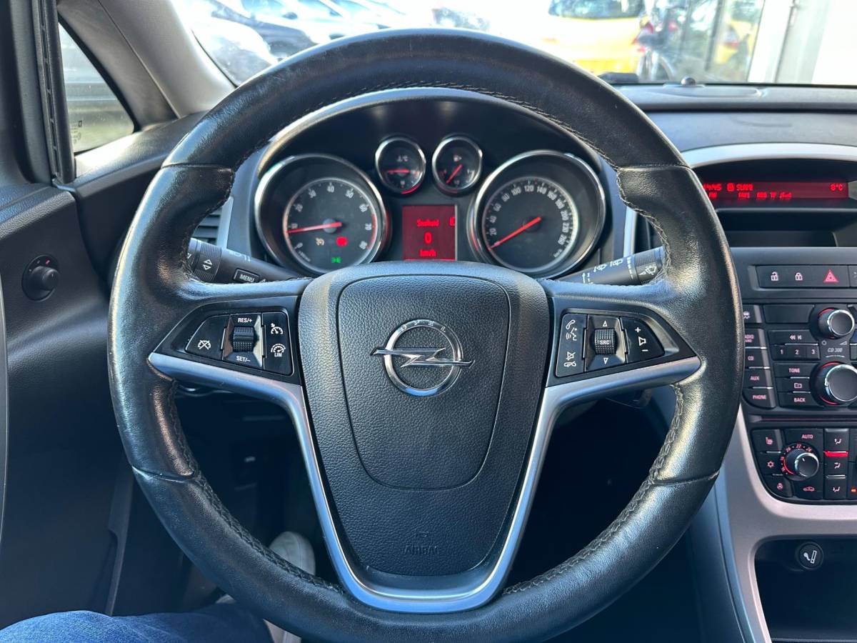 Opel Astra Opel Astra Sports Tourer 1.4 Turbo Sport Met jaar APK