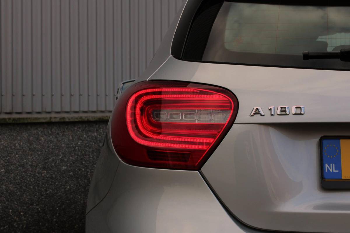 Mercedes-Benz A-Klasse Mercedes-Benz A-klasse A 180 Ambition Style Navi, Xenon, PARKTRONIC