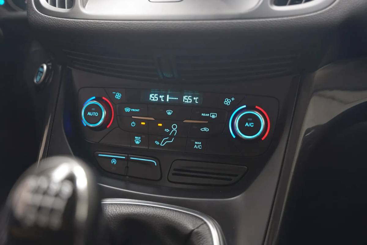 Ford Kuga Ford Kuga 1.5 EcoBoost [ Voorruitverwarming | airco | Navi ]