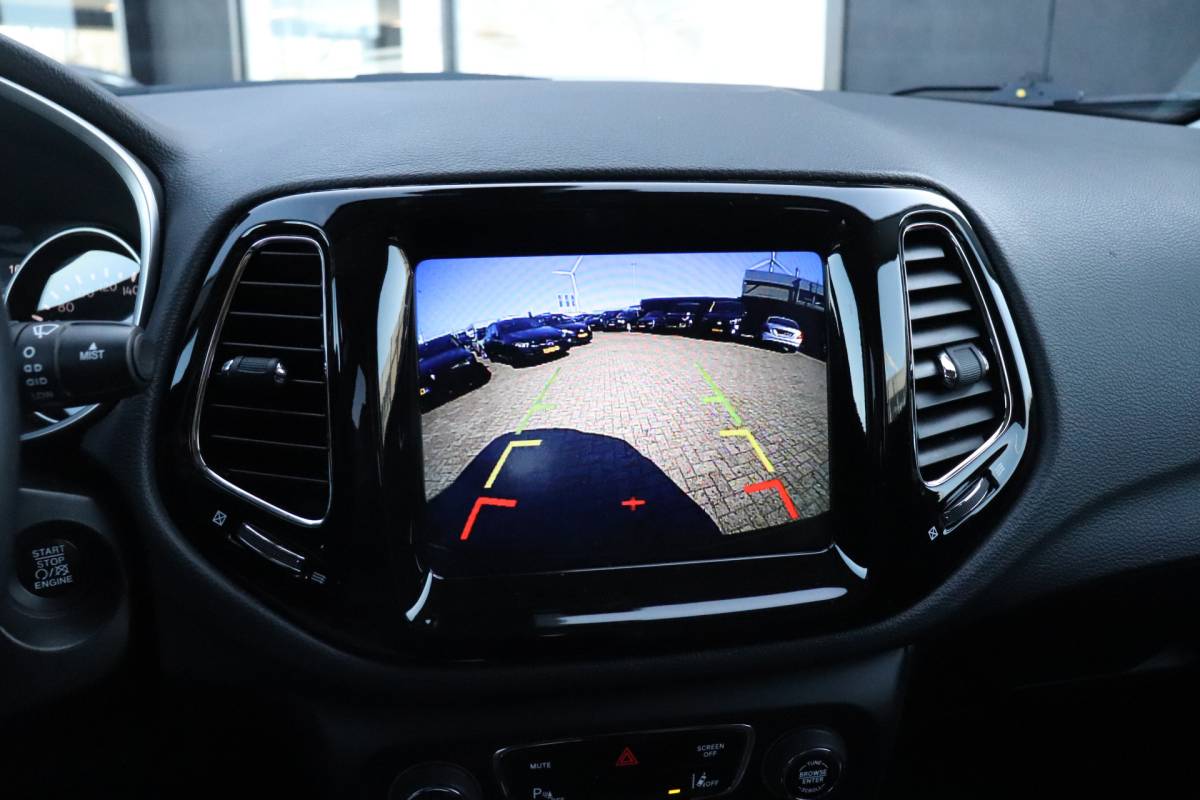 Jeep Compass Jeep Compass 1.4 MultiAir Opening Edition Plus | LEDER | MEMORY | STOEL/STUURVERW. | CAMERA | TREKHAAK | CRUISE | NAVI |