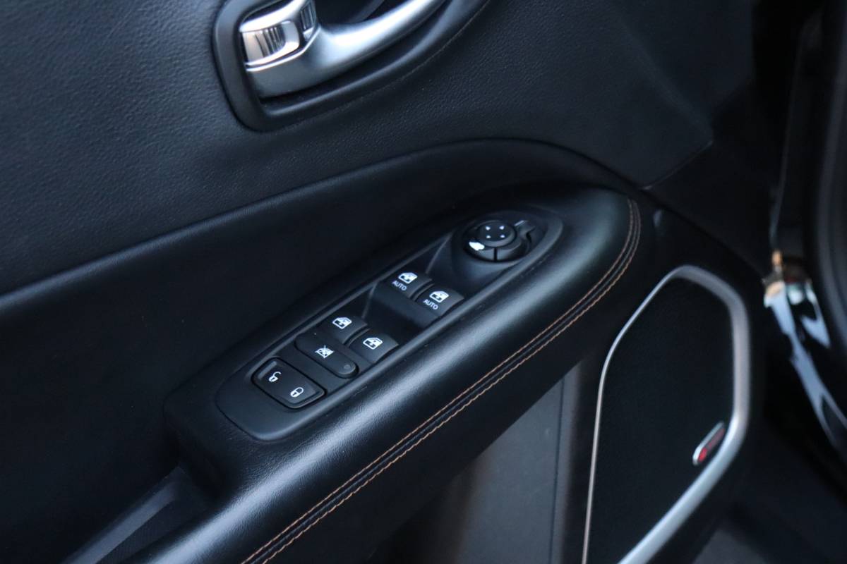 Jeep Compass Jeep Compass 1.4 MultiAir Opening Edition Plus | LEDER | MEMORY | STOEL/STUURVERW. | CAMERA | TREKHAAK | CRUISE | NAVI |