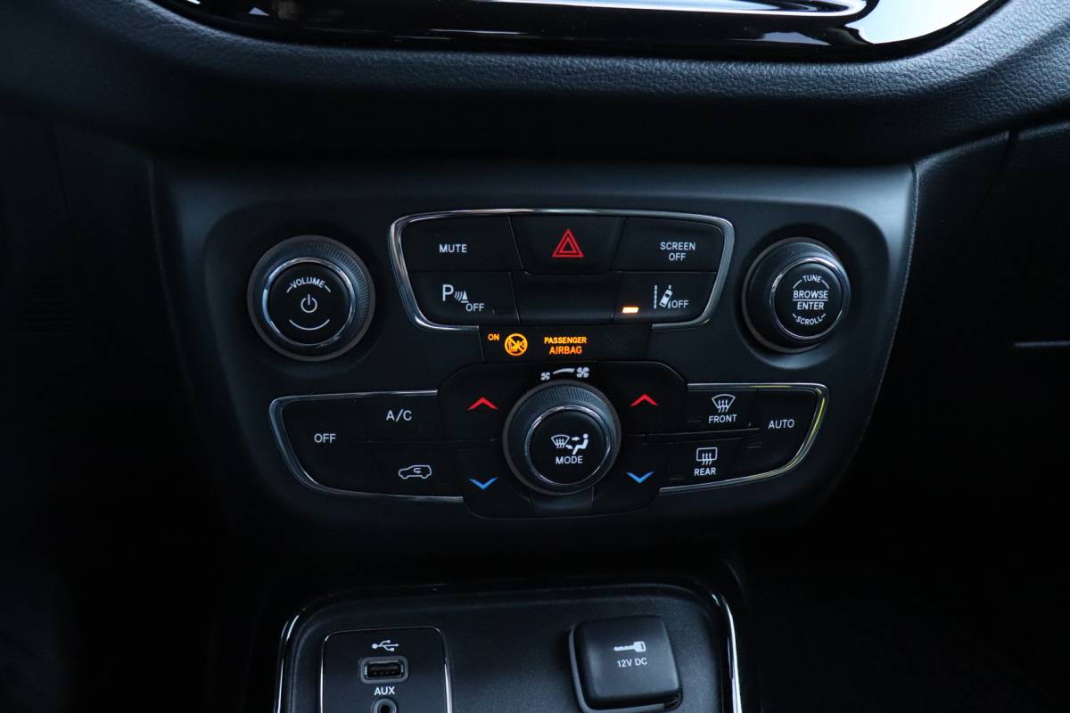 Jeep Compass Jeep Compass 1.4 MultiAir Opening Edition Plus | LEDER | MEMORY | STOEL/STUURVERW. | CAMERA | TREKHAAK | CRUISE | NAVI |