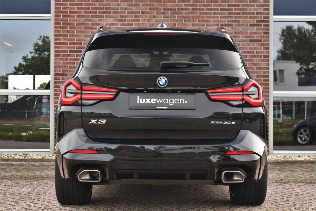 BMW X3 BMW X3 xDrive30e M-Sport Pano Trekh El-zetels HUD 360 Laser Adp-demping