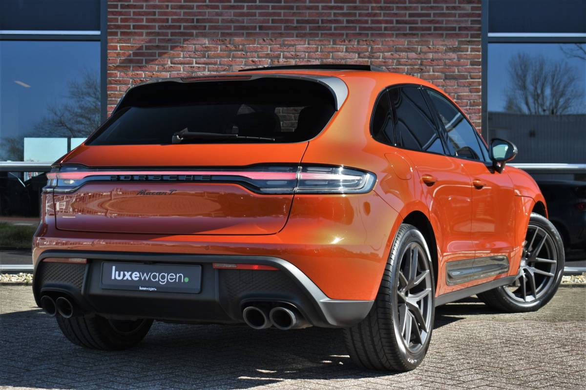 Porsche Macan Porsche Macan T 2.0 PDK Pano Luchtvering ACC Bose Papaya-orange