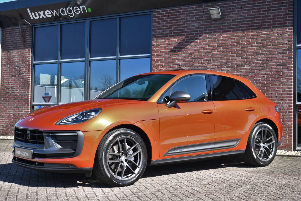 Porsche Macan Porsche Macan T 2.0 PDK Pano Luchtvering ACC Bose Papaya-orange