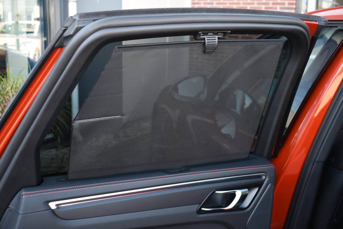 Porsche Macan Porsche Macan T 2.0 PDK Pano Luchtvering ACC Bose Papaya-orange