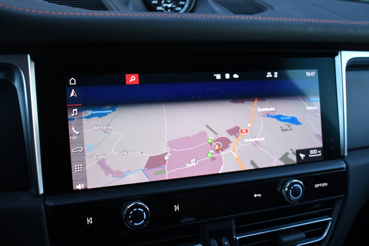 Porsche Macan Porsche Macan T 2.0 PDK Pano Luchtvering ACC Bose Papaya-orange