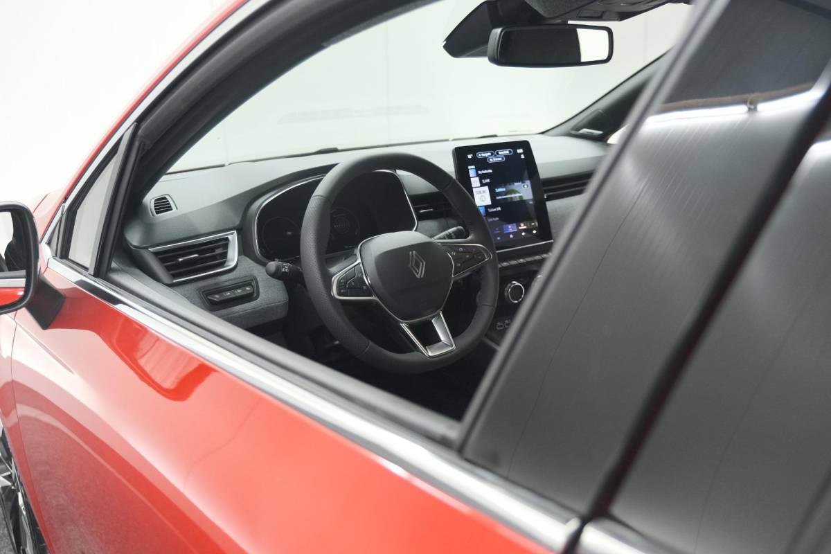 Renault Clio Renault Clio 1.6 E-Tech Full Hybrid 145 techno | 360 Camera | Bose Audio | Stoelverwarming | 9.3 Inch Groot Scherm