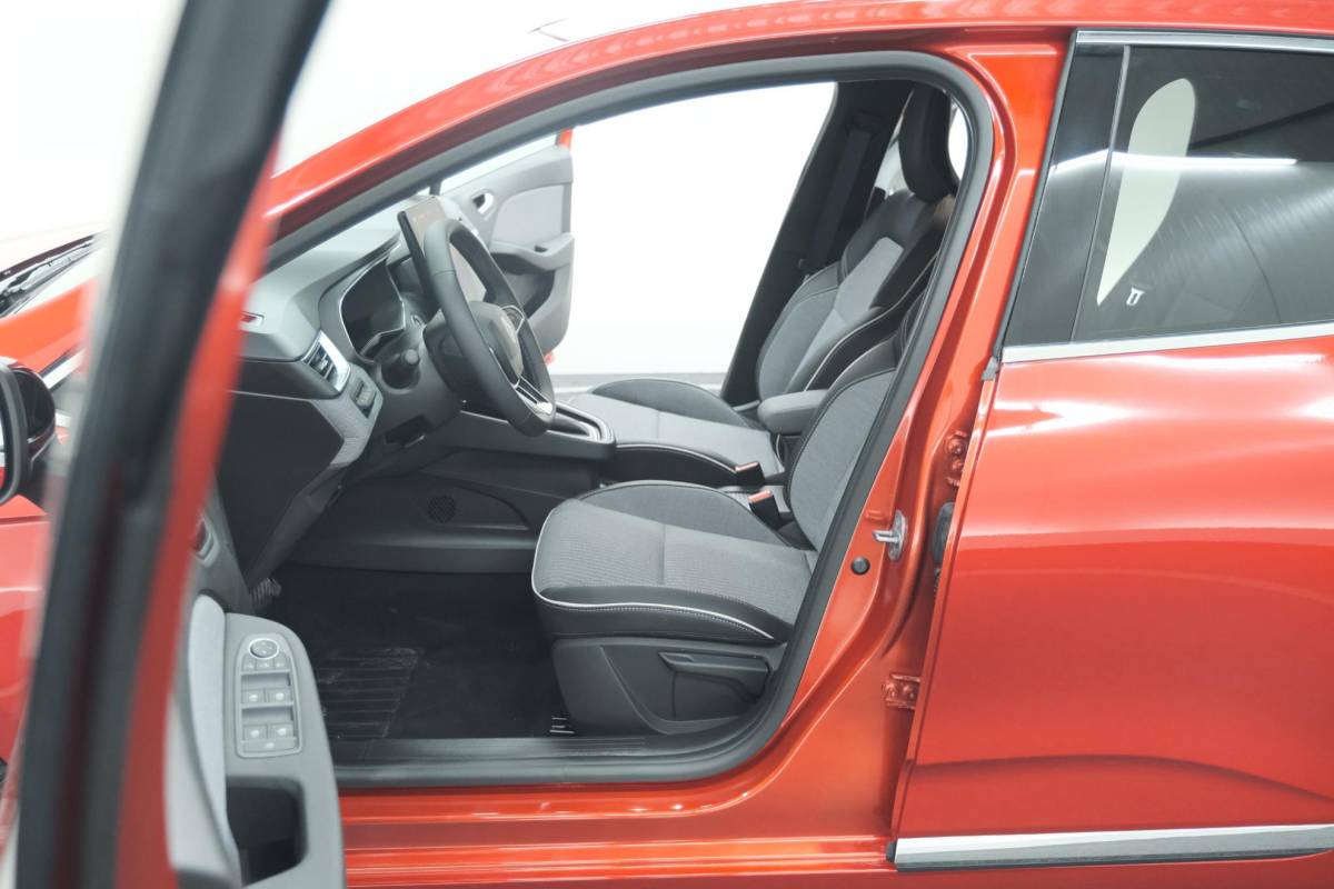 Renault Clio Renault Clio 1.6 E-Tech Full Hybrid 145 techno | 360 Camera | Bose Audio | Stoelverwarming | 9.3 Inch Groot Scherm