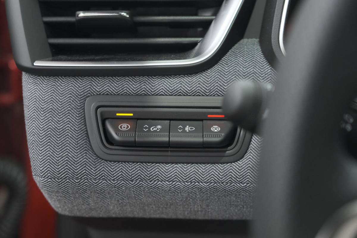 Renault Clio Renault Clio 1.6 E-Tech Full Hybrid 145 techno | 360 Camera | Bose Audio | Stoelverwarming | 9.3 Inch Groot Scherm