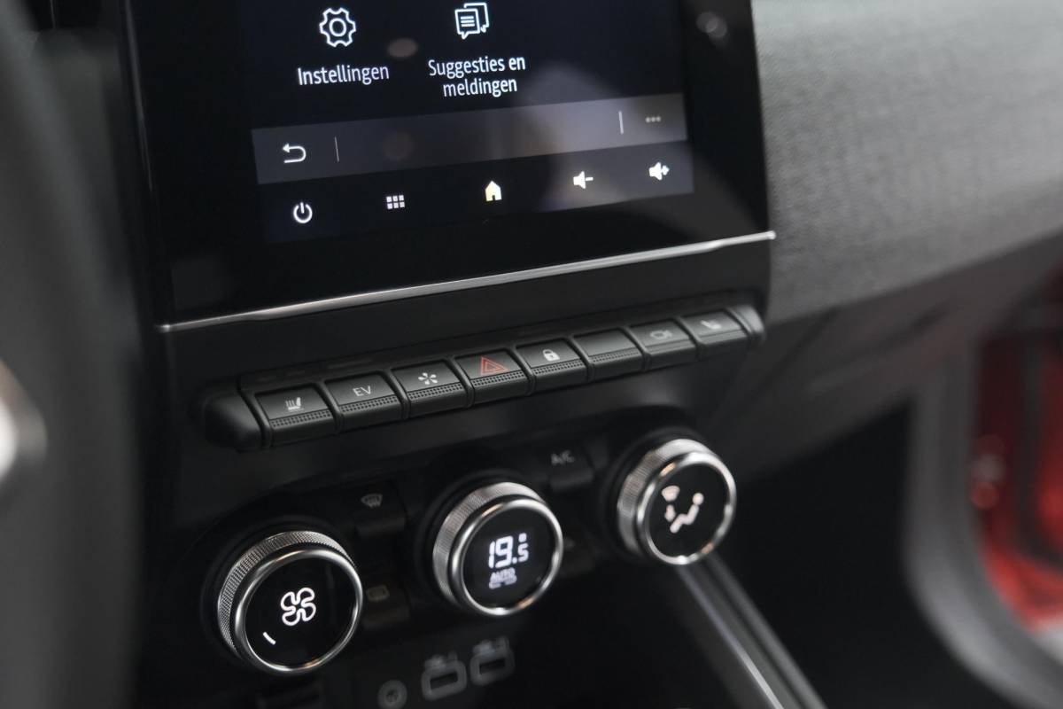 Renault Clio Renault Clio 1.6 E-Tech Full Hybrid 145 techno | 360 Camera | Bose Audio | Stoelverwarming | 9.3 Inch Groot Scherm
