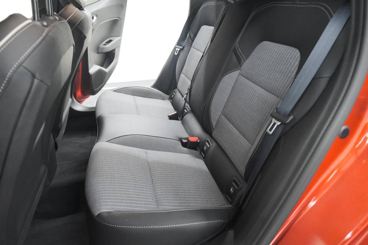 Renault Clio Renault Clio 1.6 E-Tech Full Hybrid 145 techno | 360 Camera | Bose Audio | Stoelverwarming | 9.3 Inch Groot Scherm