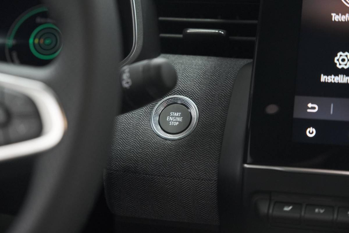 Renault Clio Renault Clio 1.6 E-Tech Full Hybrid 145 techno | 360 Camera | Bose Audio | Stoelverwarming | 9.3 Inch Groot Scherm