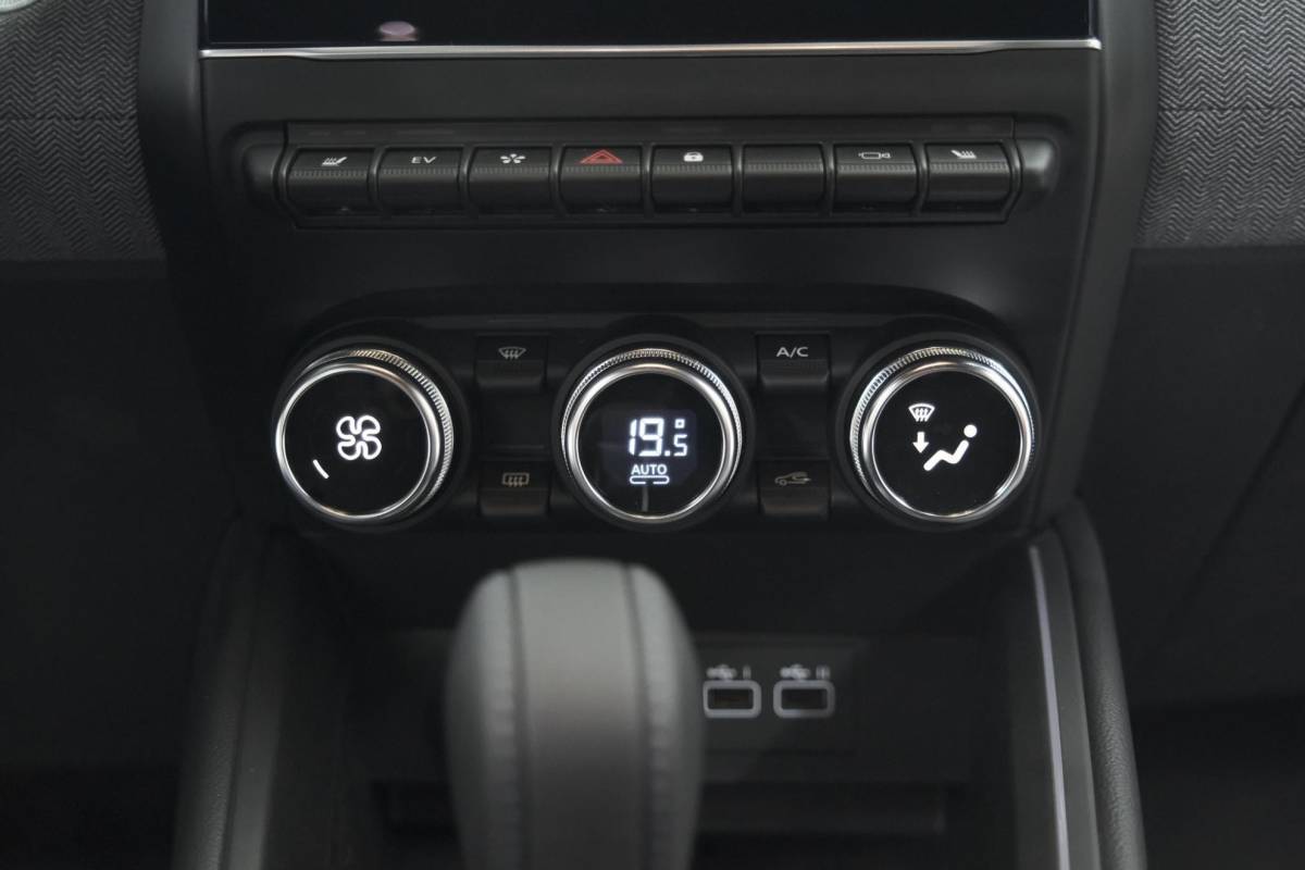 Renault Clio Renault Clio 1.6 E-Tech Full Hybrid 145 techno | 360 Camera | Bose Audio | Stoelverwarming | 9.3 Inch Groot Scherm