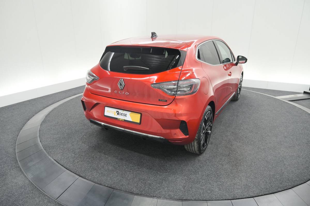 Renault Clio Renault Clio 1.6 E-Tech Full Hybrid 145 techno | 360 Camera | Bose Audio | Stoelverwarming | 9.3 Inch Groot Scherm