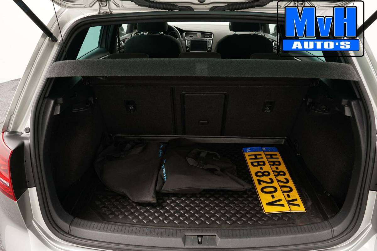 Volkswagen Golf Volkswagen Golf 1.4 TSI GTE|PANO|CAMERA|TREKHAAK|CARPLAY|NAP