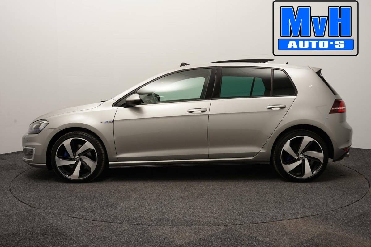 Volkswagen Golf Volkswagen Golf 1.4 TSI GTE|PANO|CAMERA|TREKHAAK|CARPLAY|NAP