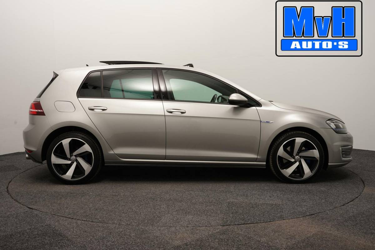 Volkswagen Golf Volkswagen Golf 1.4 TSI GTE|PANO|CAMERA|TREKHAAK|CARPLAY|NAP