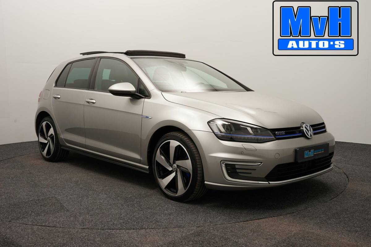 Volkswagen Golf Volkswagen Golf 1.4 TSI GTE|PANO|CAMERA|TREKHAAK|CARPLAY|NAP